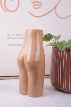 vaso cerâmica terracota formas femininas