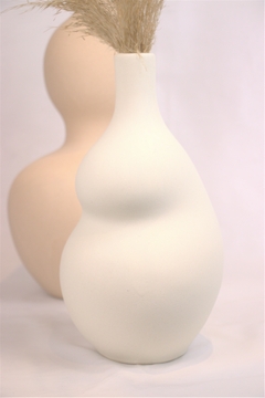 vaso cerâmica formas orgânicas na internet