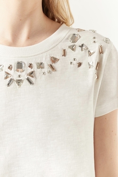 REMERA JEWELS - comprar online