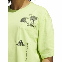 ADIDAS REMERA FLORAL POCKET - RUN FORREST