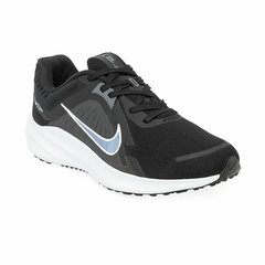 NIKE QUEST 5