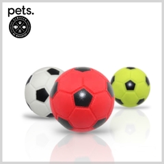 JUGUETE PELOTA DE FUTBOL CON CHIFLE / BESTIA PELUDA Ø 6 CM