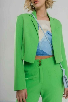 BLAZER CROP DE CREPE SASTRERO FORRADO