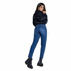 Calça Jeans Fit Feminina Com Barra A Fio Revanche - Arezzela