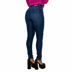 Calça Feminina Jeans Básica Revanche na internet