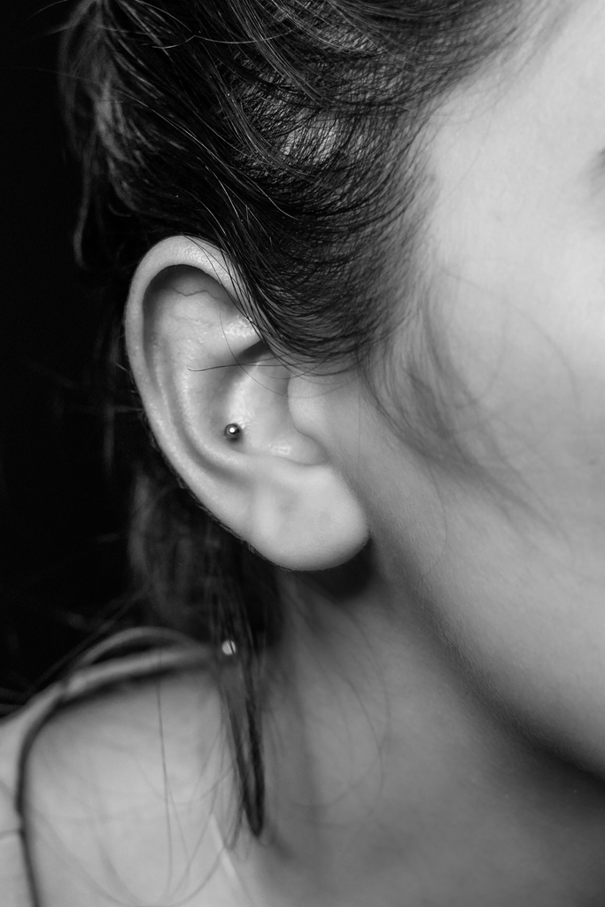 Piercing Tragus Bolinha Aço Cirúrgico