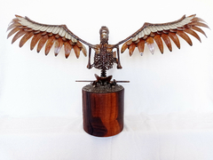 Angélico, escultura de anjo em metal, em forma de esqueleto - Paulo Da Luz (Antiga Paizdalu)