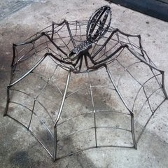 Escultura de aranha em metal - Gênoveva, tamanho G - comprar online