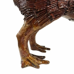 Escultura realista de uma capivara em metal, aço enferrujado - comprar online