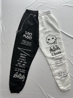 Imagem do Calça com corrente duas cores preta e branca moda gringa