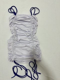 Vestido Hexa branco com cordão azul drapeado estilo moda blogueira na internet