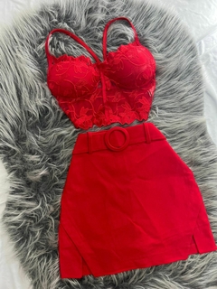 Conjunto Natal Shorts saia vermelha e cropped de renda vermelha estilo moda gringa