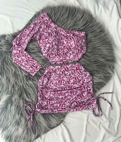 Conjunto 2 peças saia drapeada e cropped mula manca dolár rosa estilo moda asthetic na internet