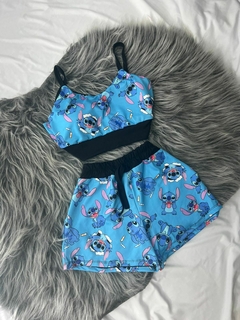 Conjunto de 2 peças cropped com bojo e shorts lilo & stick azul estilo moda gringa na internet