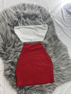 Conjunto saia vermelha e cropped brilhoso branco estilo moda gringa - comprar online