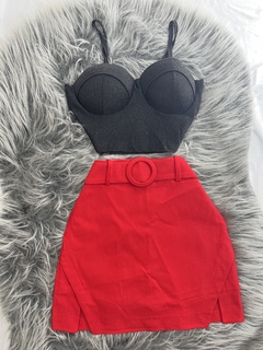 Conjunto festas shorts saia vermelha e cropped lurex brilhoso com bojo - Nanda Looks