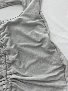 Vestido lurex branco drapeado aberto na cintura estilo moda blogueira - loja online