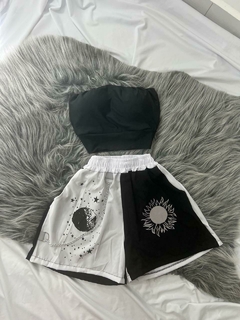 Conjunto feminino shorts tactel e cropped faixa com bojo sol e lua carinha tuses sorriso rosto feliz estilo moda gringa - comprar online