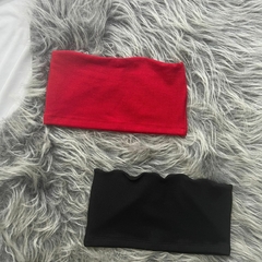 Cropped Faixa Ana ruga preto e vermelho estilo moda gringa