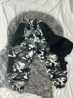 Imagem do Conjunto feminino jogger de corrente calça tactel camuflada exercito e cropped faixa com bojo