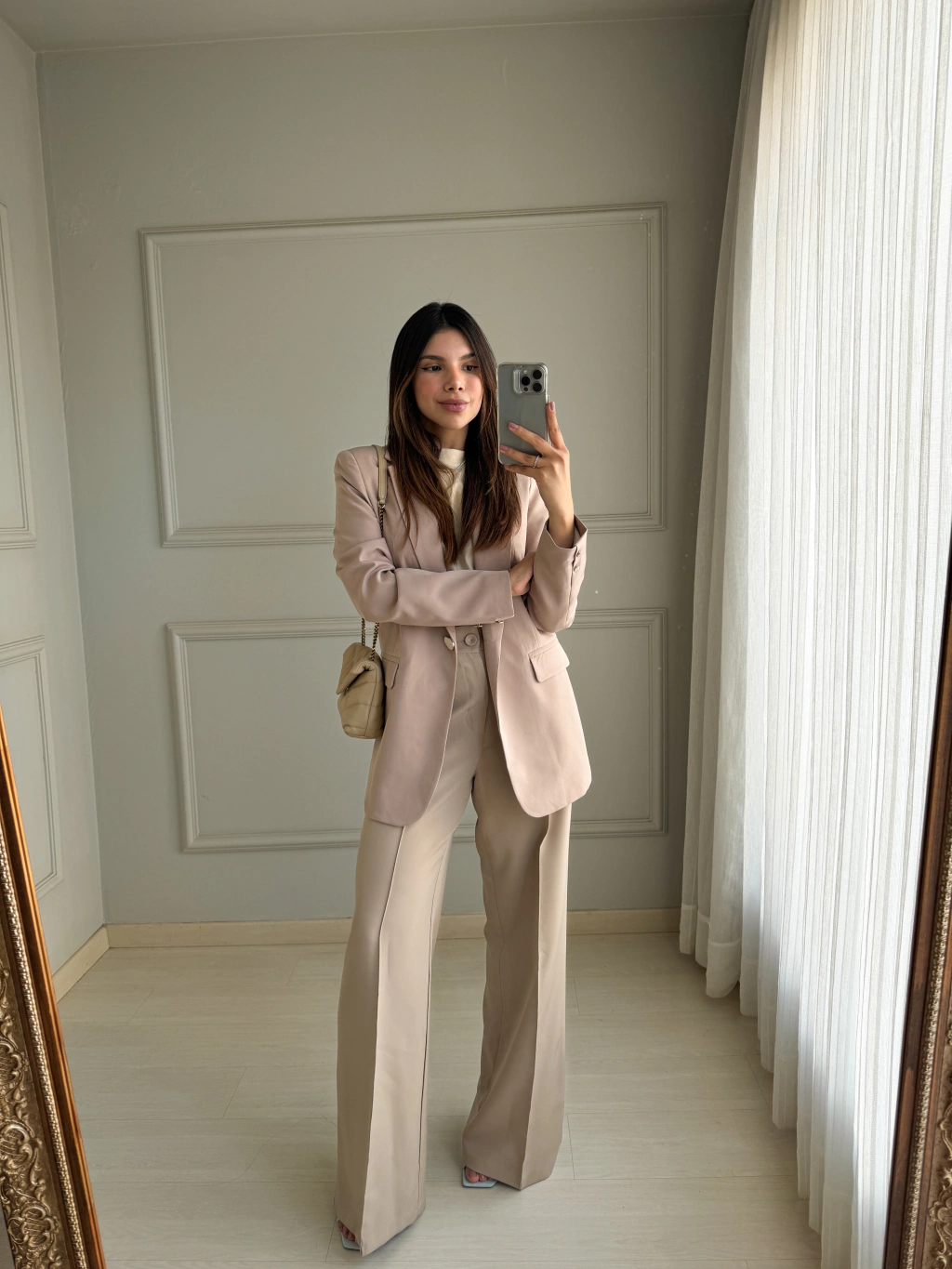 BLAZER GABRIELE NUDE