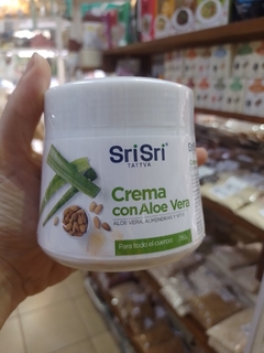 Crema de Aloe y Almendras, Sri sri