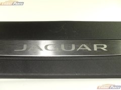 Soleira Dianteira Lado Esquerdo Jaguar F-pace X761 (usado) - comprar online