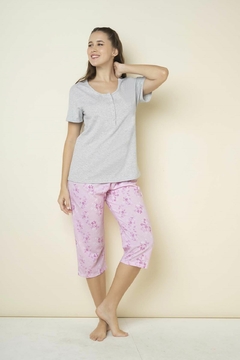 PIJAMA DAMA REMERA CON PANTALON PESCADOR (LE25783) - comprar online