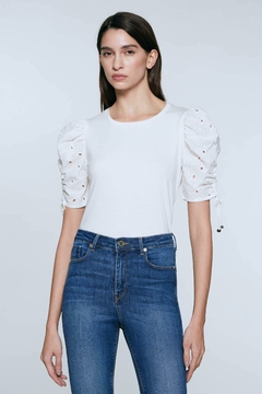 REMERA BALLOW - comprar online