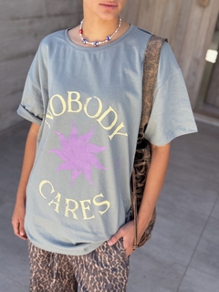 Remeron Nobody Cares en internet