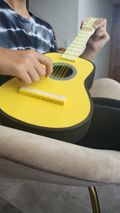 Guitarra criolla de Madera Mediana - Creativo