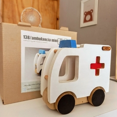 Ambulancia de madera - comprar online