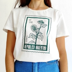 Remera Estampilla Girasoles - comprar online