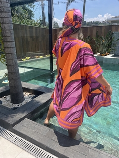 Kimono com lenço folhas na internet