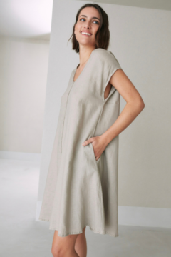 VESTIDO LINO