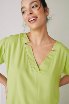 BLUSA CLARA