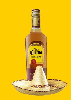 Tequila Mexicano Jose Cuervo Oro