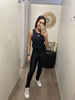 Regata cropped active wear com regulagem preto Alto Giro - Loja Espaço Fitness