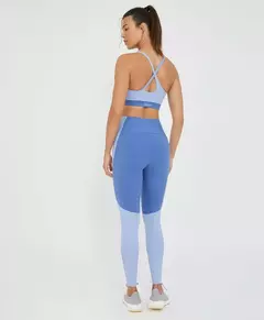 Legging com bolso e recortes azul céu Alto Giro na internet