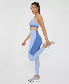 Legging com bolso e recortes azul céu Alto Giro