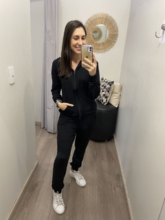 Conjunto com jaqueta e calça moletinho preto Malwee