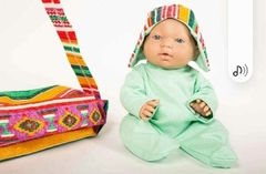 bebe coya,con porta bebe multicolor. casita