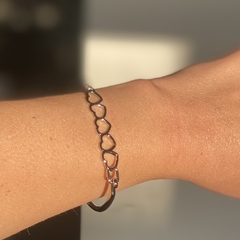 BRACELET CORAÇÕES BANHADO A RÓDIO