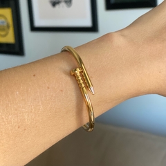 BRACELET PREGO DOURADO EM AÇO