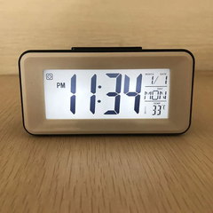 Relógio De Mesa Digital C/ Despertador Sensor Noturno Alarme - comprar online