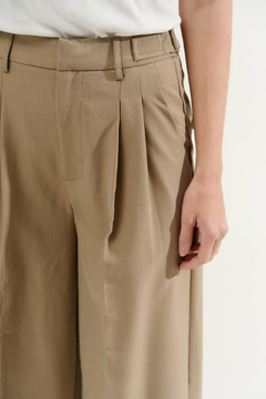 Pantalon Minujin en internet