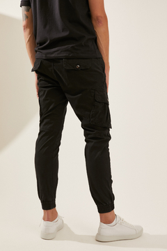 PANTALON PREMIUM CARGO NEGRO - Locker Room