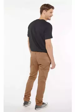 PANTALON CHINO CARAMELO - comprar online