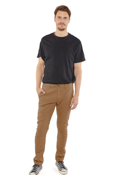 PANTALON CHINO CARAMELO