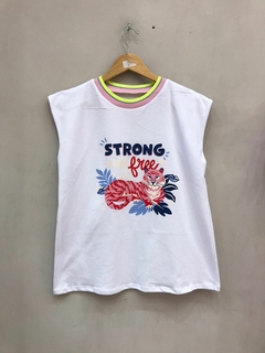 Imagen de Musculosa Con Cuello Estampada